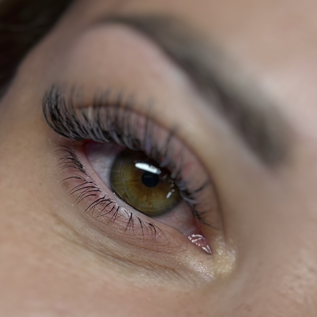 Нижние ресницы