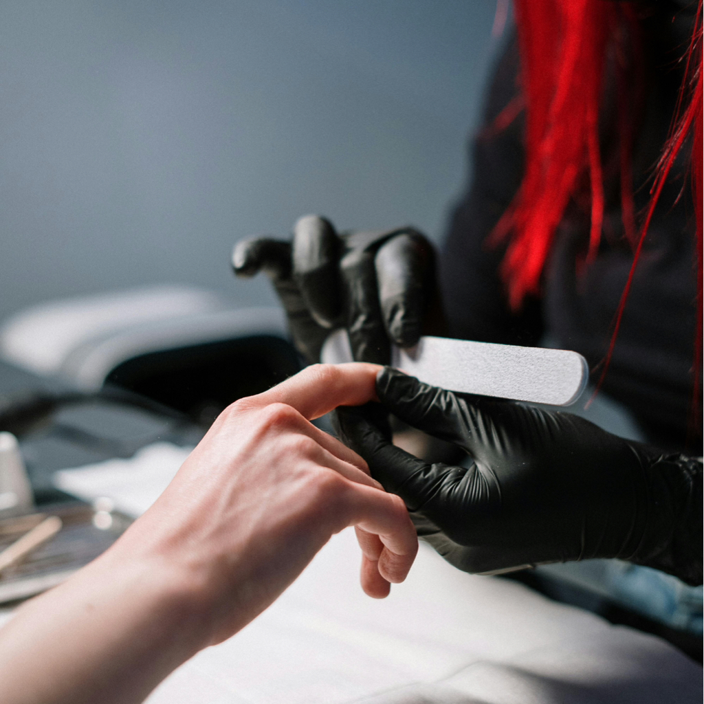 Пилочный маникюр