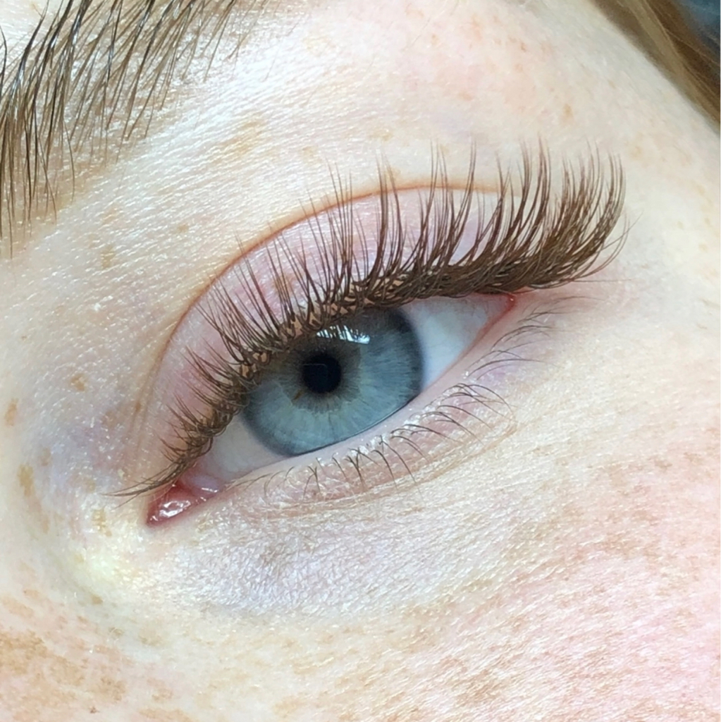 Наращивание 2D, коричневые ресницы (изгибы C, C+, D)