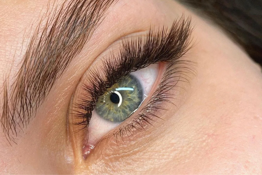 Наращивание 3D, коричневые ресницы (изгибы L, M)