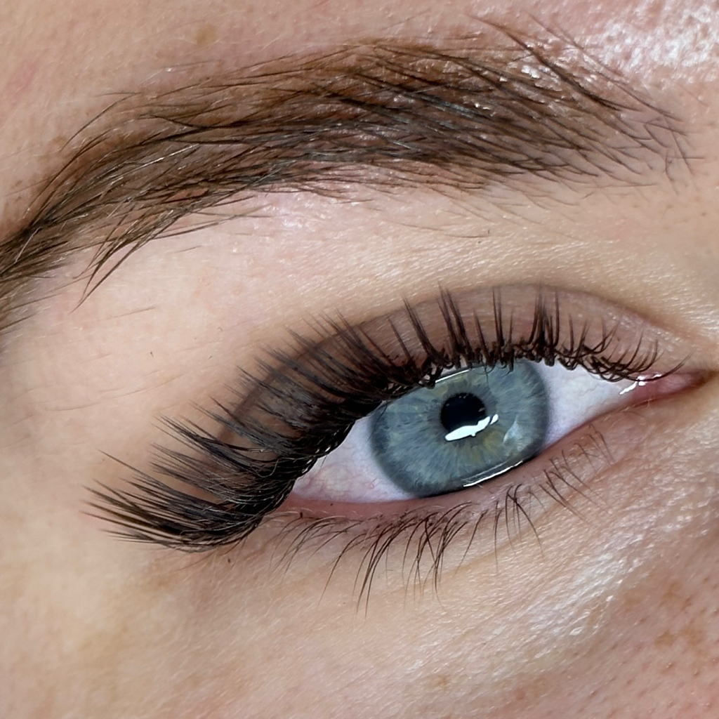 Наращивание 2D, коричневые ресницы (изгибы L, M)