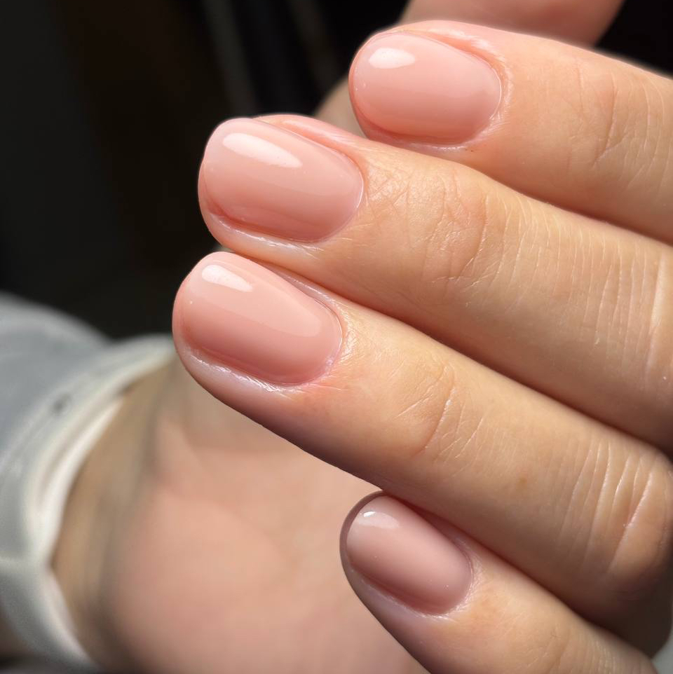 Старший Мастер: Маникюр с укреплением и покрытием гель, гель-лак ( короткие/средние ногти)