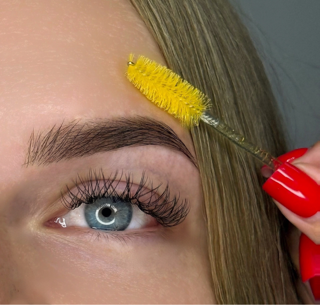 Архитектура бровей с окрашиванием