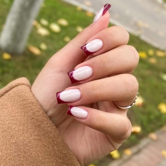 Маникюр с покрытием гель-лак, укрепление (длинные ногти), простой дизайн 1-2 ногтя в подарок После 22:00 доплата +300₽