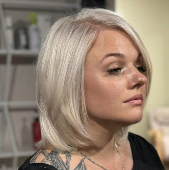 Обесцвечивание корней до 2 см Осветляющим Порошком + тонирование