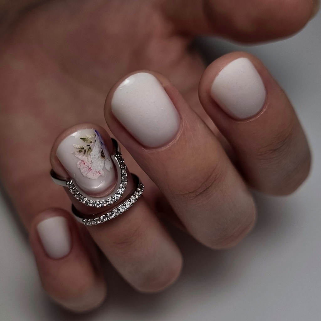 Маникюр с покрытием