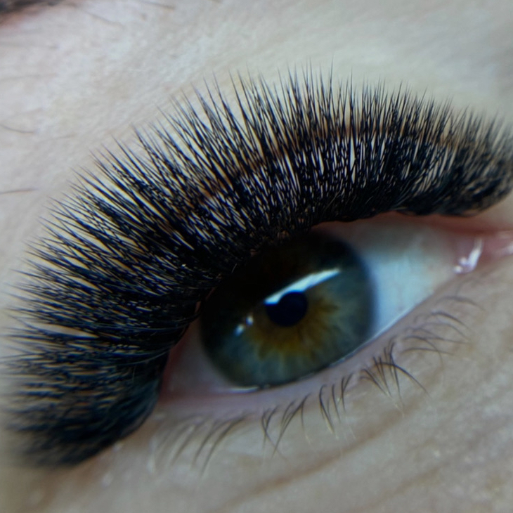 Наращивание ресниц 5D