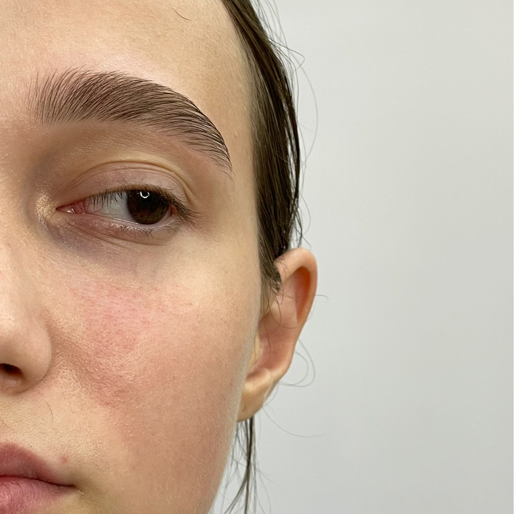 Коррекция бровей