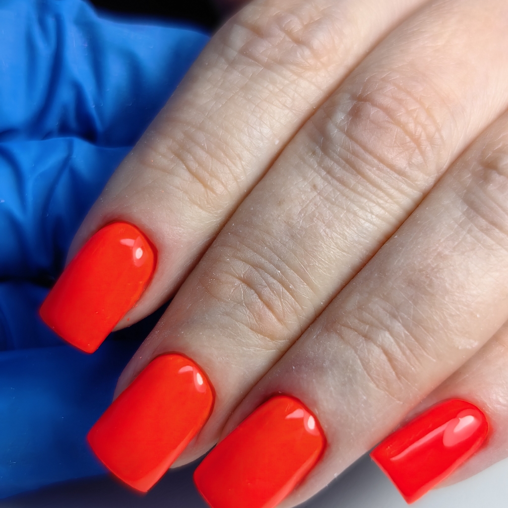 Коррекция нарощеных ногтей, длина до 2,в один тон