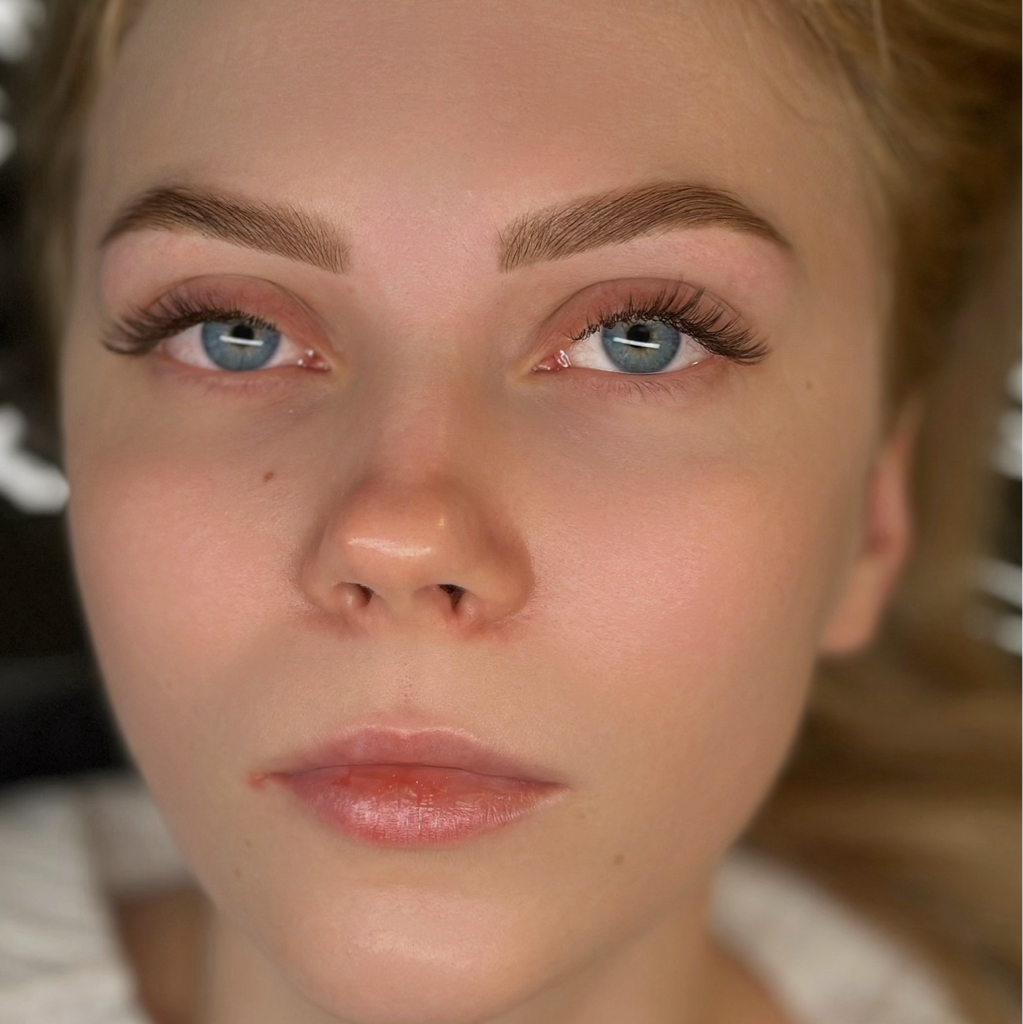 КОМБО - 1,5-2D объем ресниц/ АРХИТЕКТУРА бровей - 4700₽