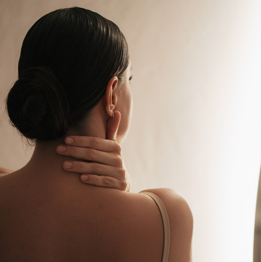 Массаж спины и шейно-воротниковой зоны