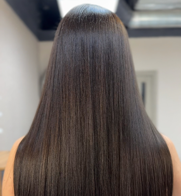 Тонирование в темных, натуральных направлениях: длина до лопаток