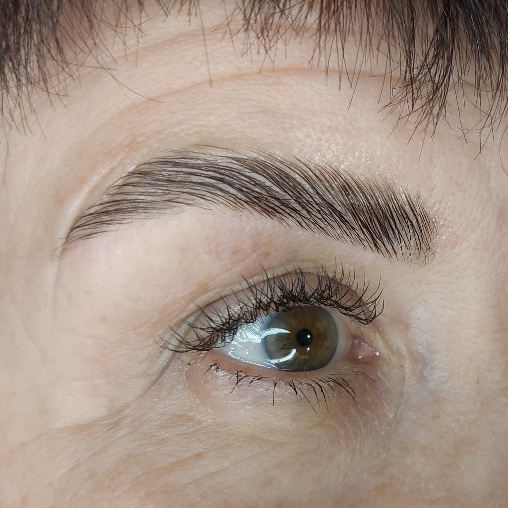 Ламинирование бровей без окрашивания