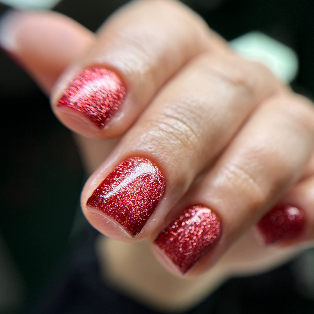 Маникюр с покрытием гель-лак