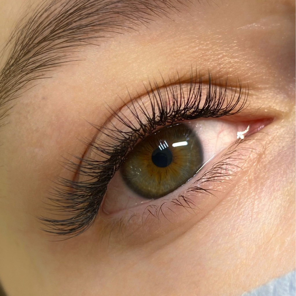 Наращивание ресниц классика (1D)