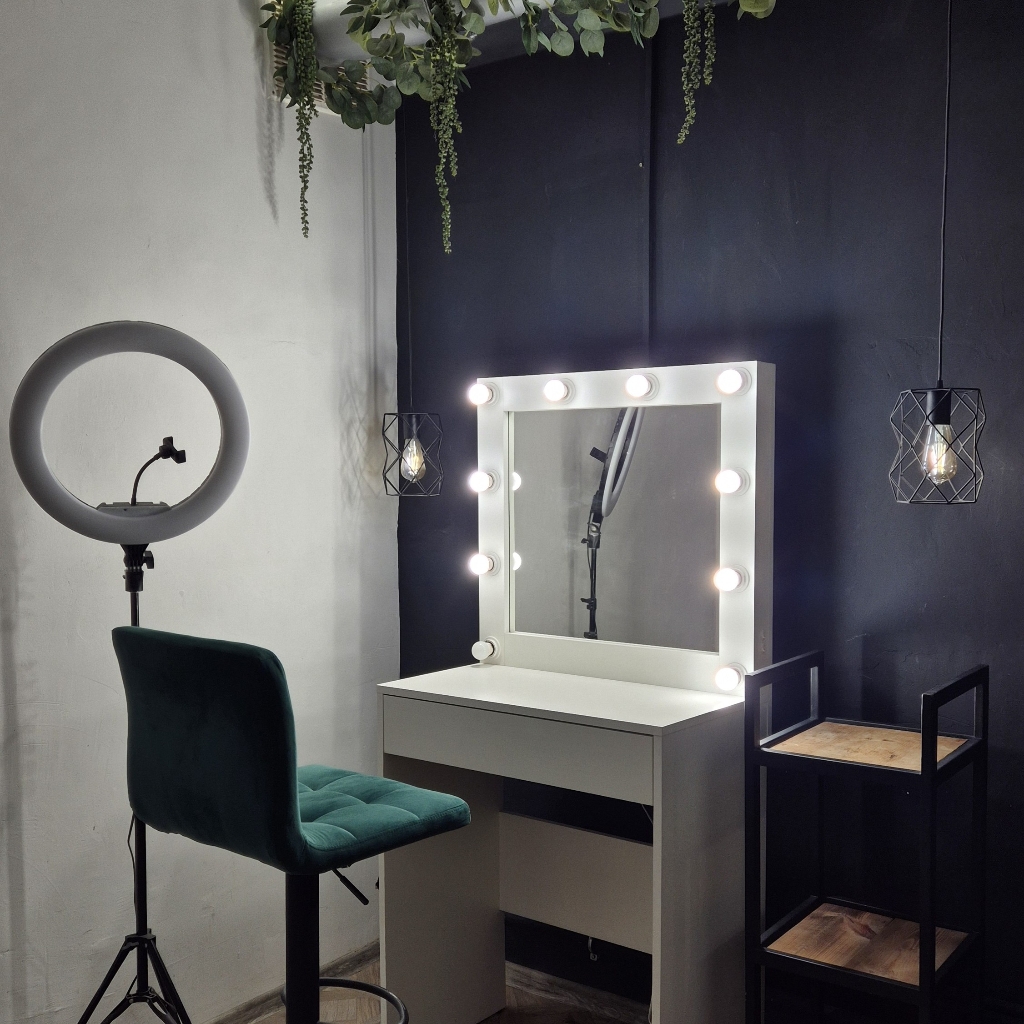 Гримерный стол