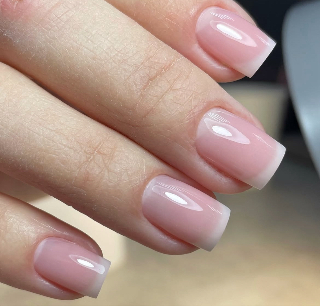 Комбинированный маникюр +укрепление гелем