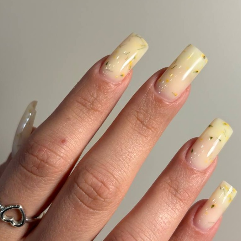 Наращивание ногтей