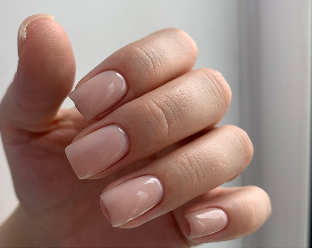 Маникюр + однотонное покрытие