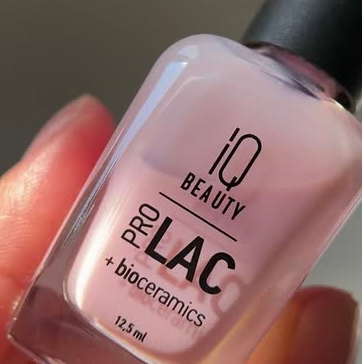 Маникюр с покрытием лаком IQ BEAUTY
