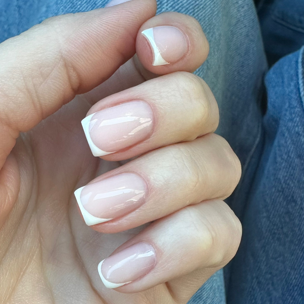 Combi маникюр + гель лак (френч)