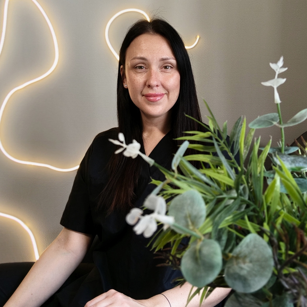 Виктория. Л