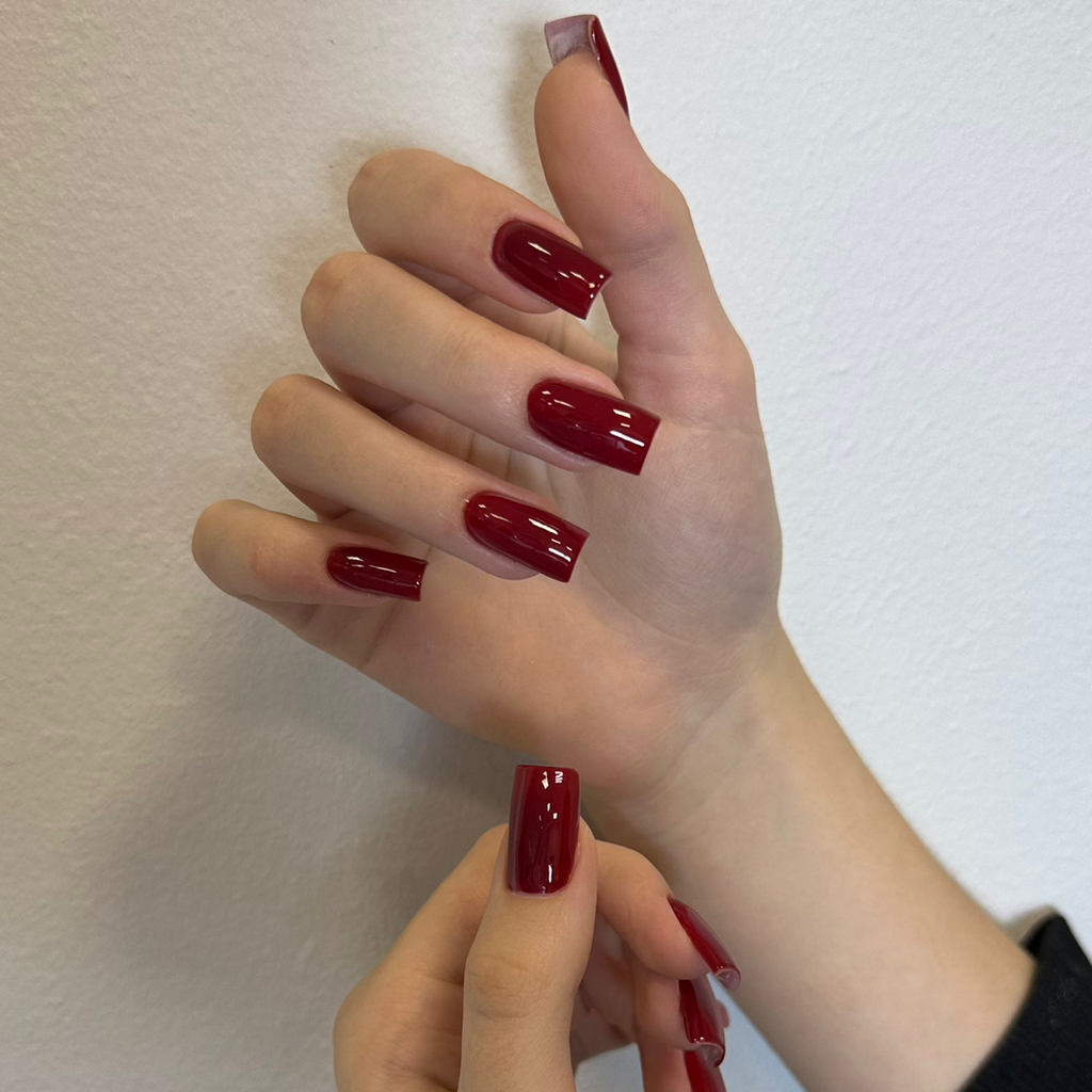 маникюр + исправление архитектуры (поднятие клюющих, достраивание формы и углов) + покрытие гель лак, (снятие входит в стоимость)