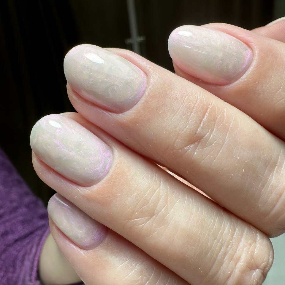 Маникюр + покрытие гель лак (без цвета, только база)