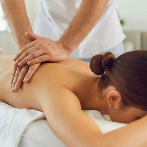 Расслабляющий массаж спины, 40 мин. (1 сеанс)