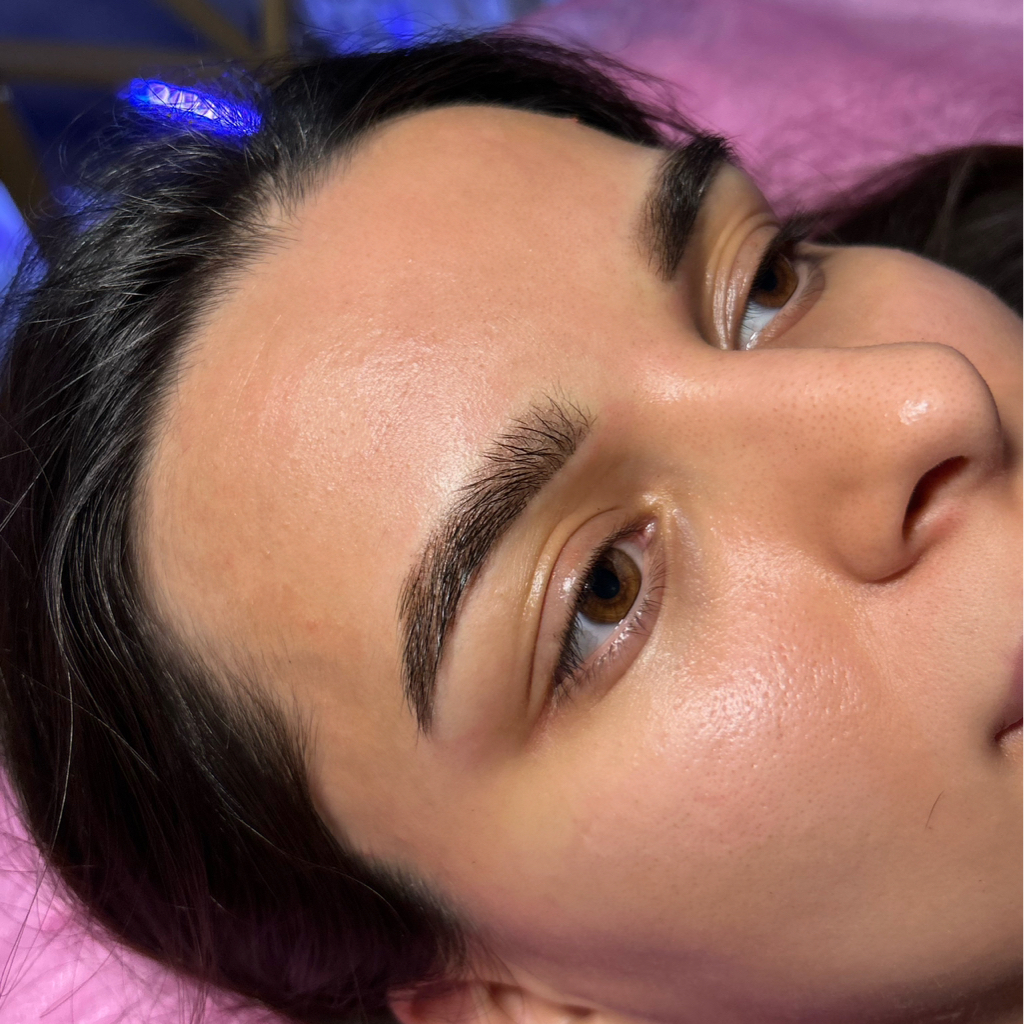 Напыление бровей