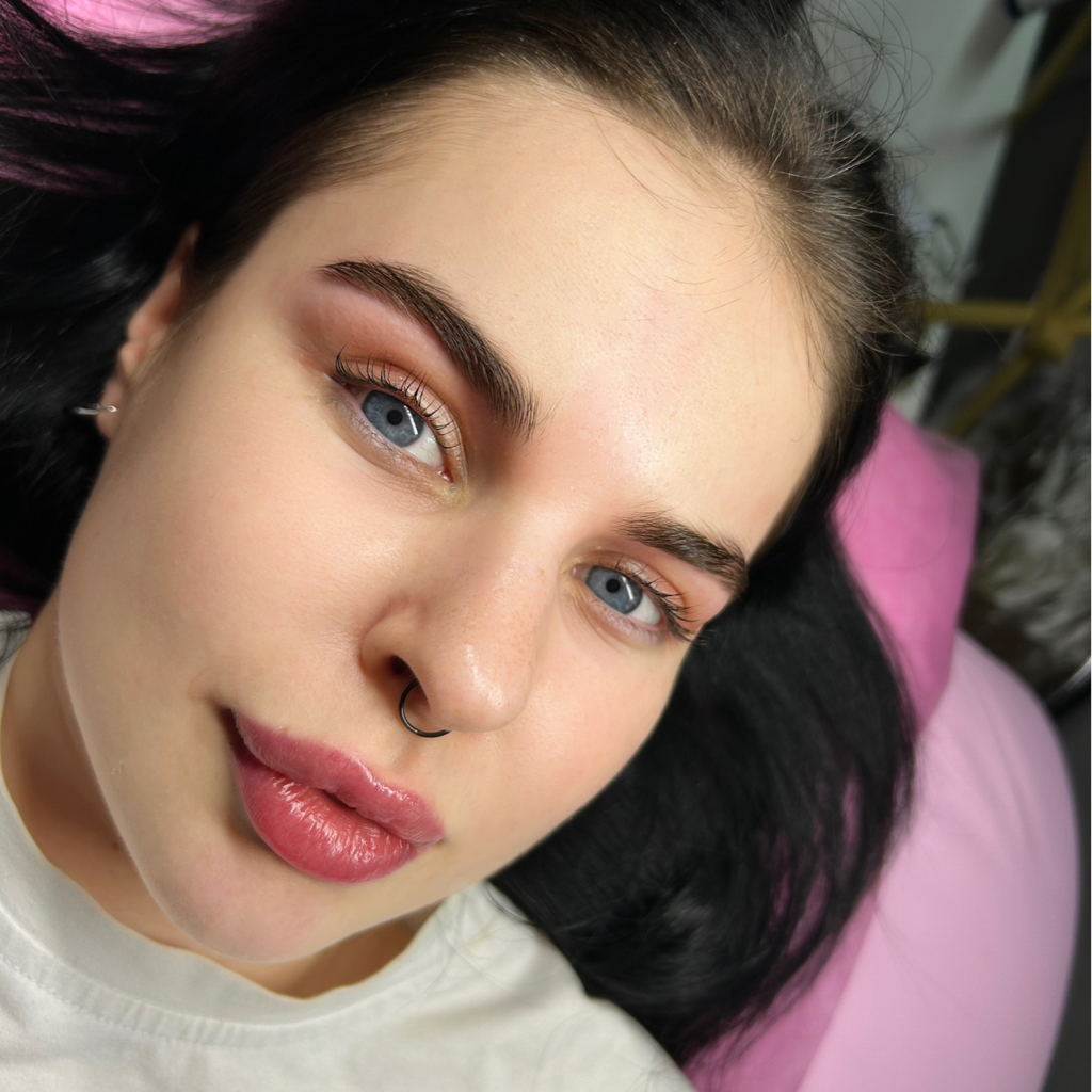 Оформление бровей