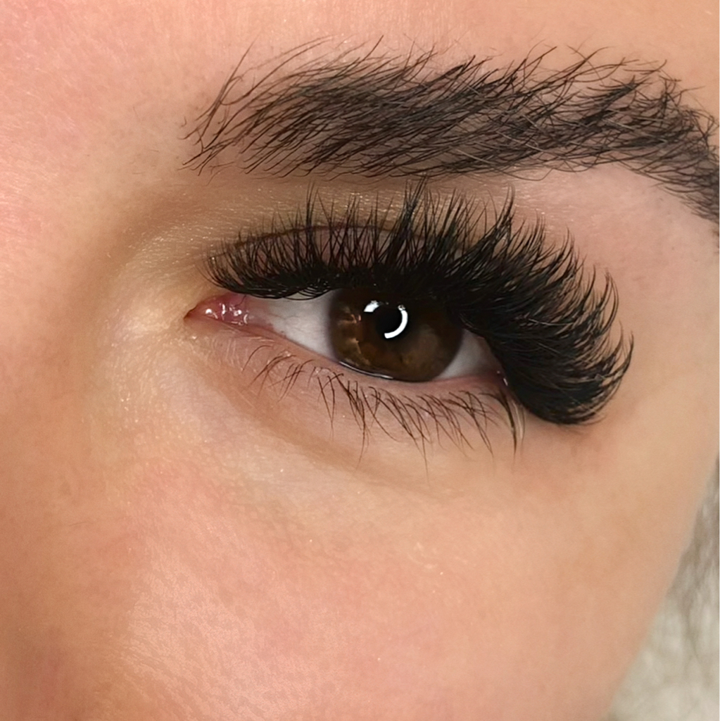 Наращивание ресниц Голливуд