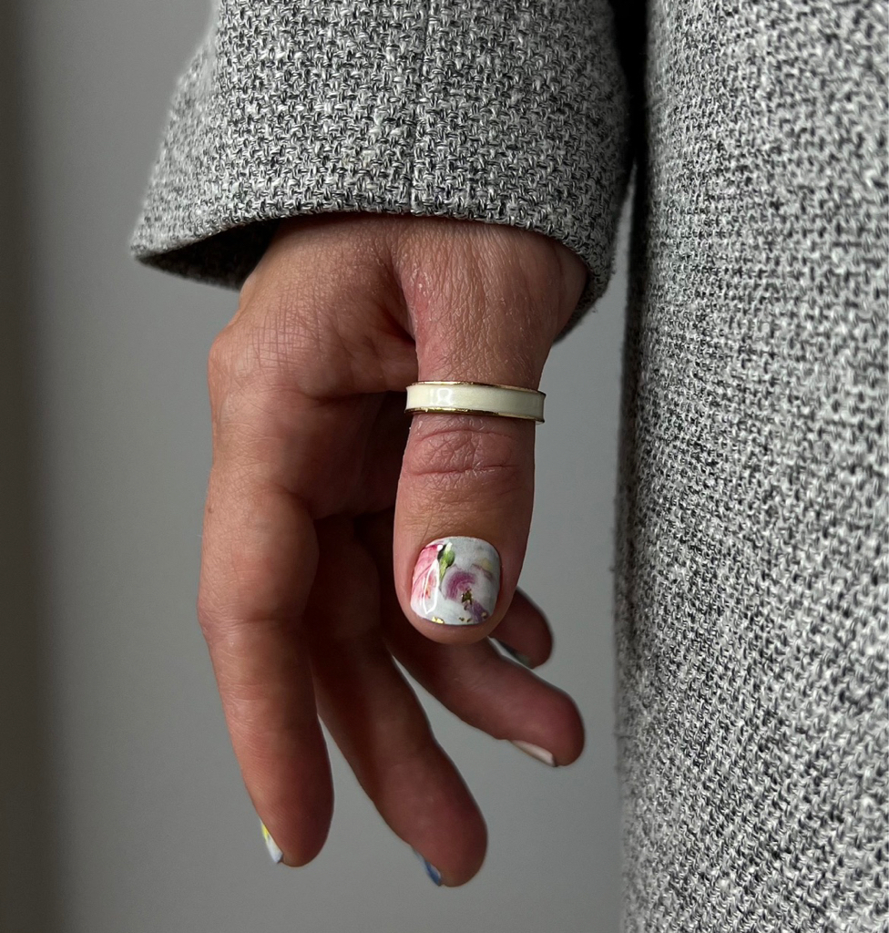 маникюр + покрытие плёнками