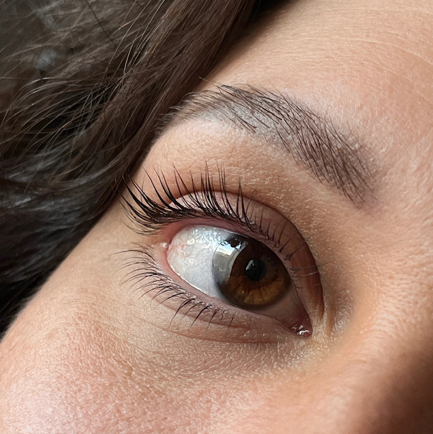 Комплекс: оформление бровей и ламинирование верхних ресниц