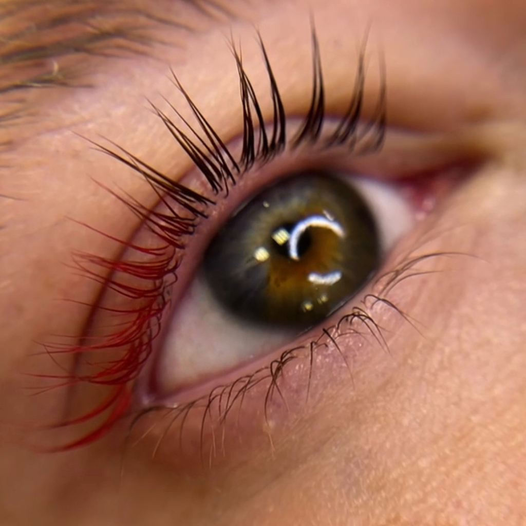 Цветное ламинирование нижних ресниц