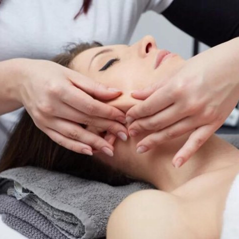 Классический массаж лица, 30 мин. (1 сеанс)