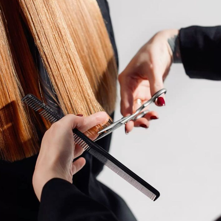 Женская стрижка  Средние волосы