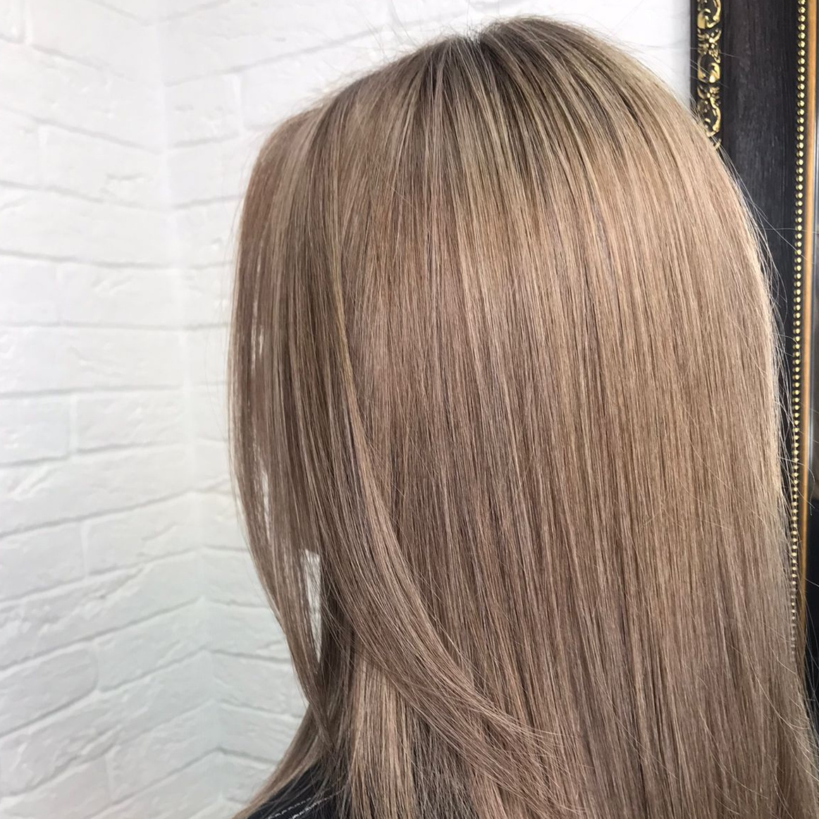 Окрашивание корней на короткие волосы  1 тон  + креативная стрижка