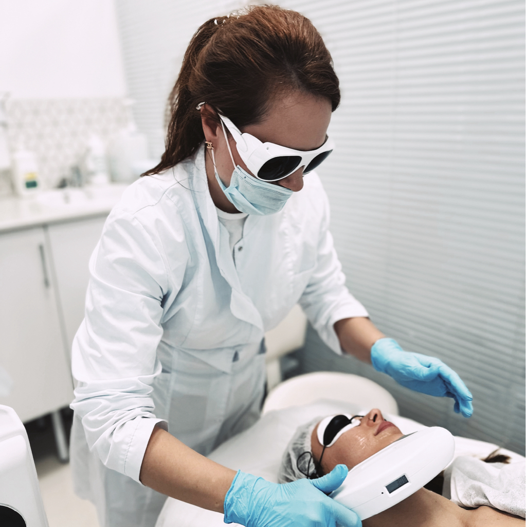 Фототерапия коррекция акне