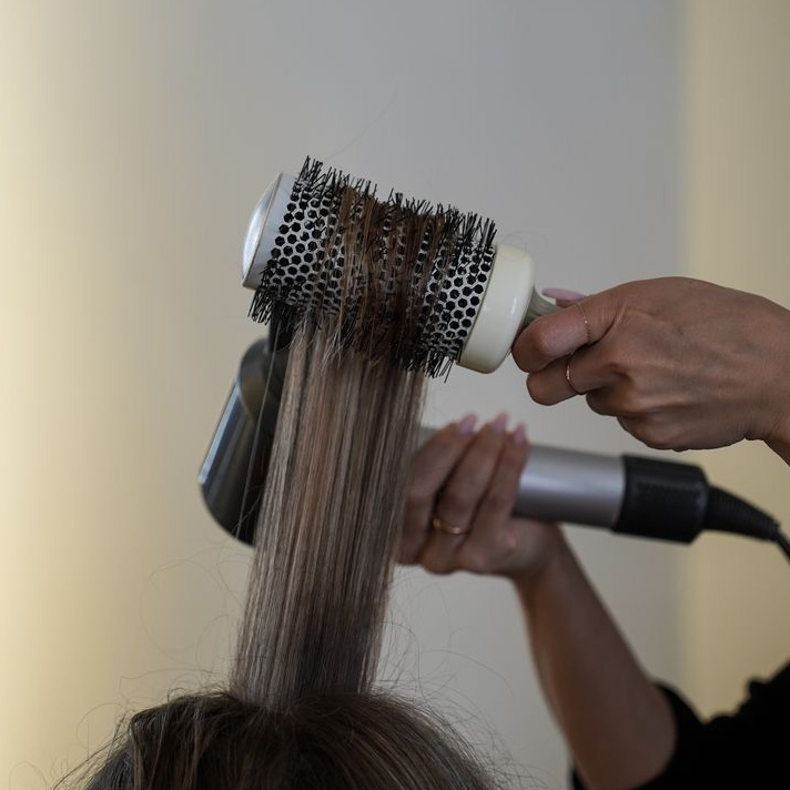 Укладка феном Волосы более 40 см.(мытьё + сушка по форме)