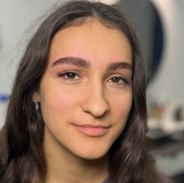 Коррекция бровей