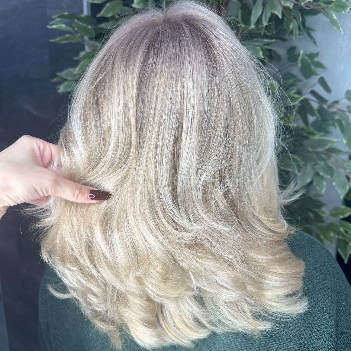 Микро  мелирование прикорневое на длинные волосы (работа, не входит материал и тонирование)