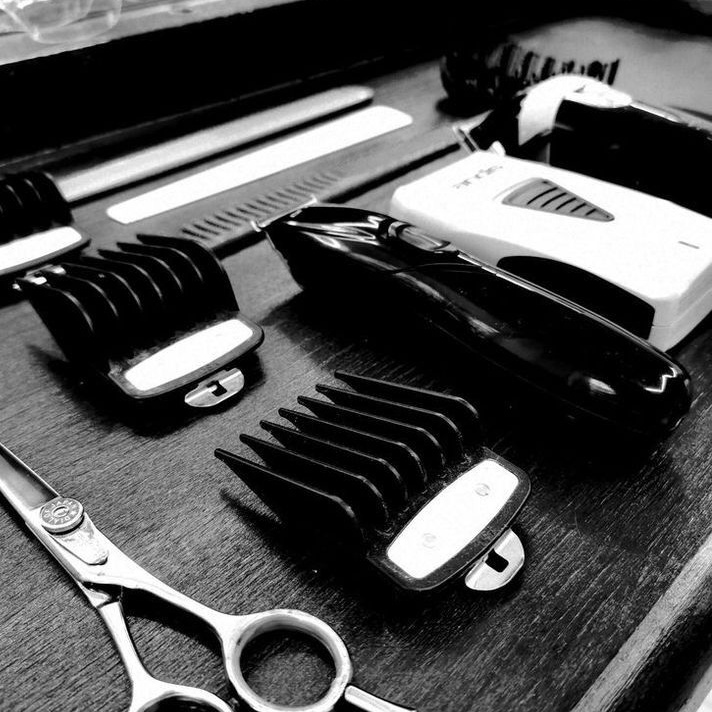 Стрижка усов