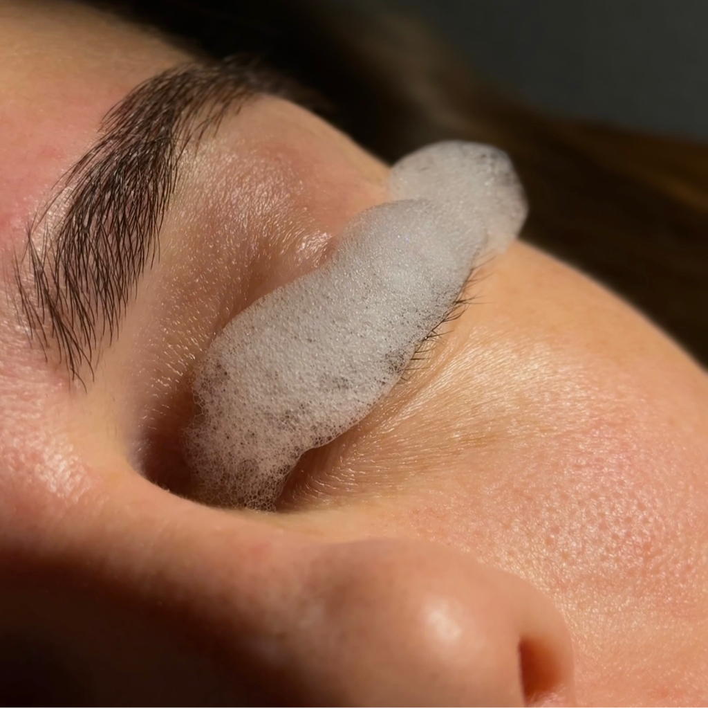 Снятие ресниц