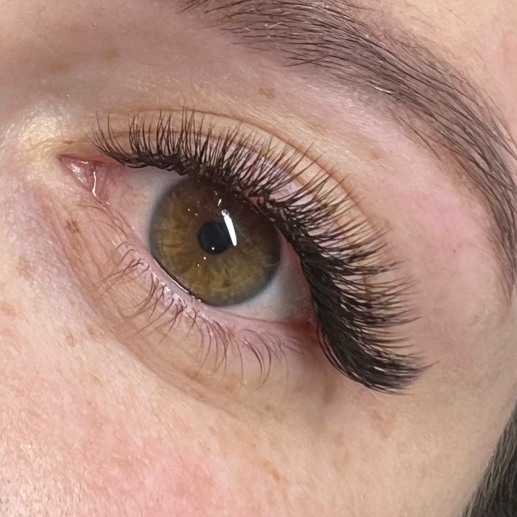 Наращивание ресниц 1,5-2D