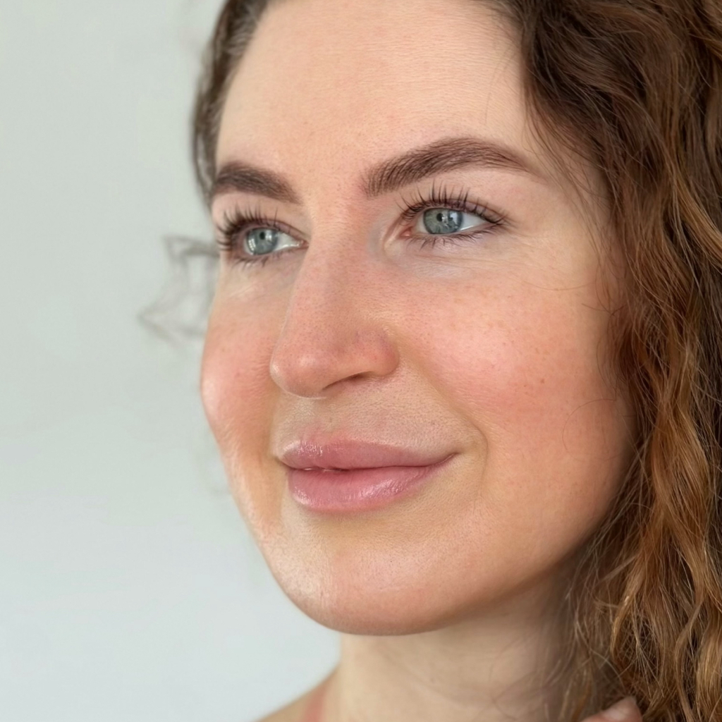 КОМПЛЕКС лами ресниц + коррекция и окрашивание бровей