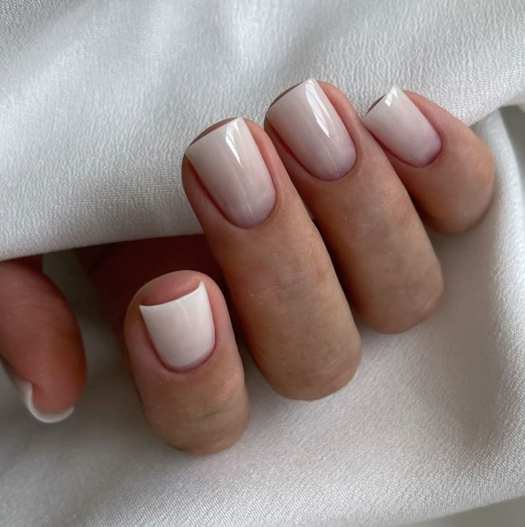 Маникюр + однотонное покрытие с укреплением (Комплекс 1)