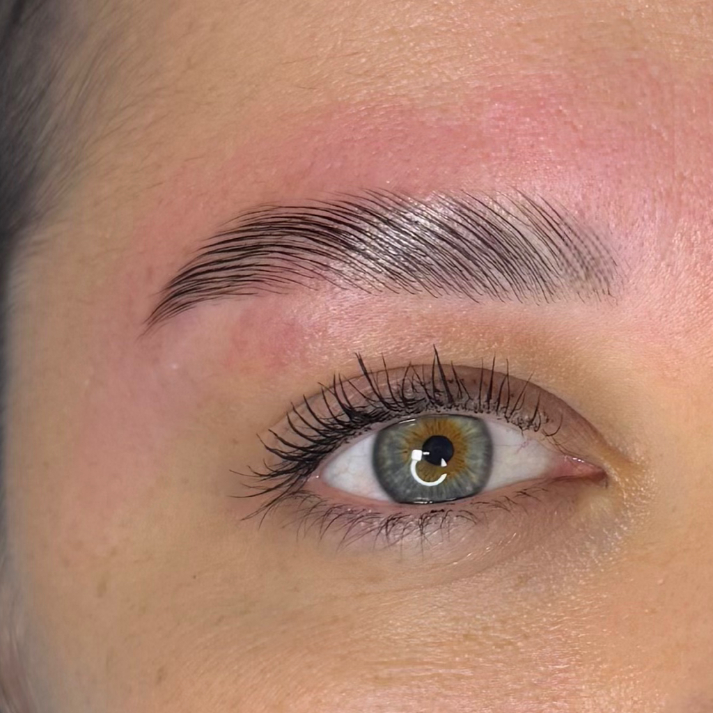 Долговременная укладка бровей