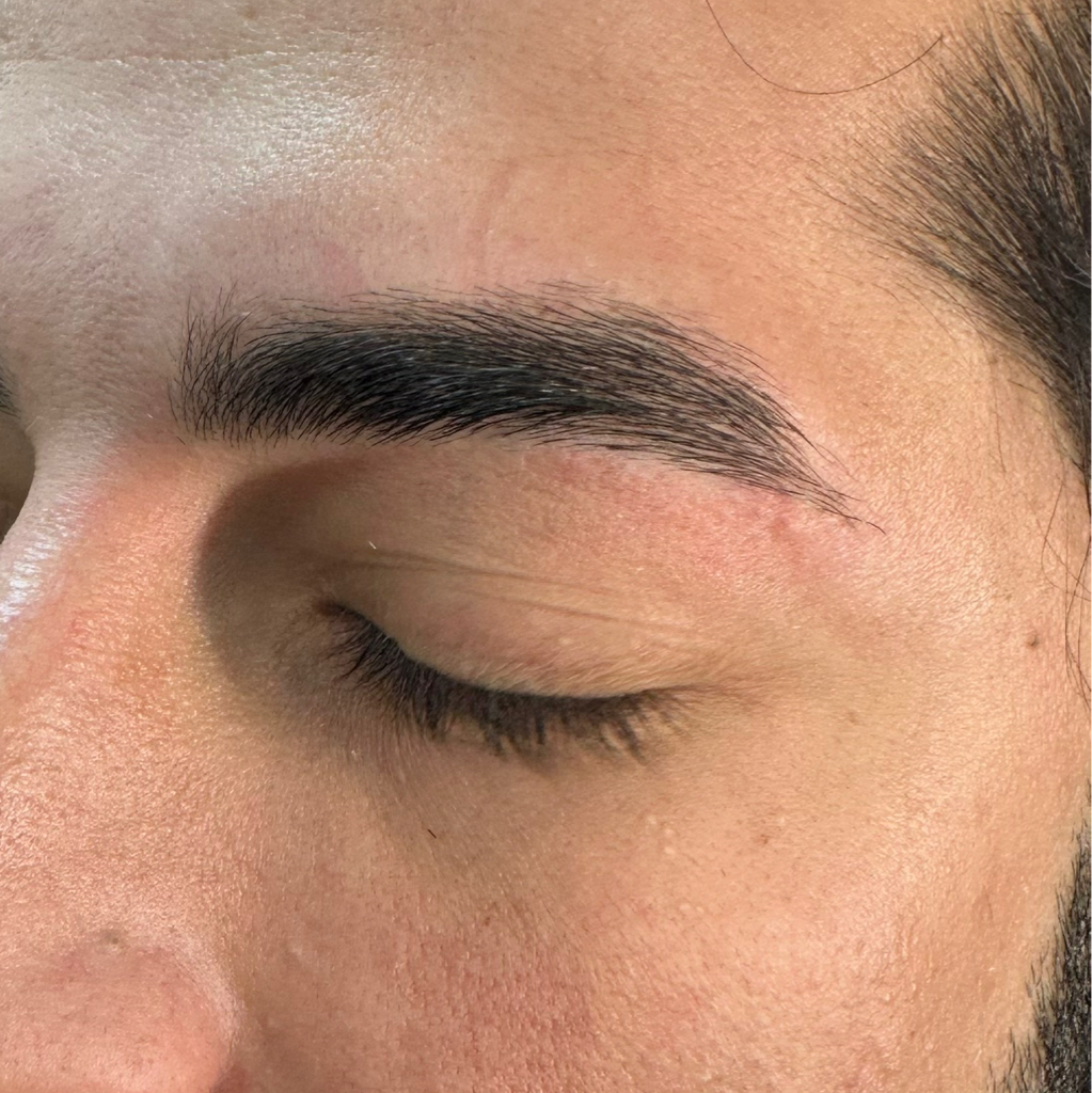 Мужская коррекция бровей