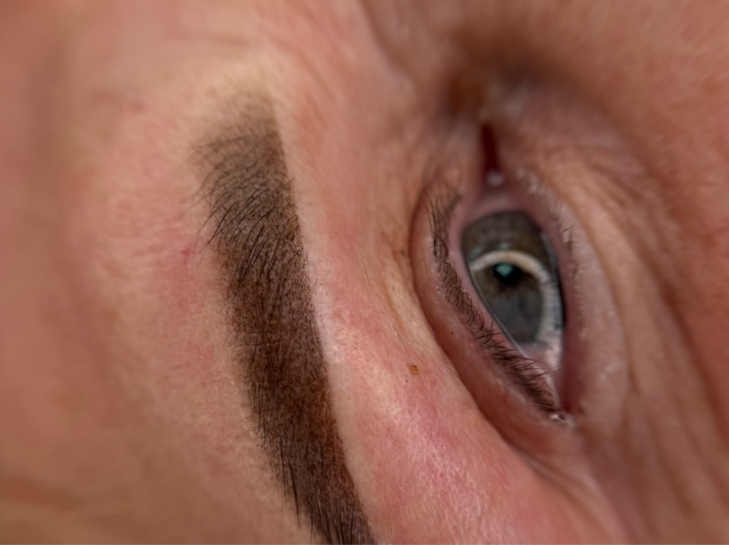 Рефреш (обновление татуажа)